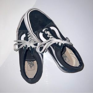 Vans - SK8-LOW SHOE - Size 9 Women’s- Size 7/5 Mens